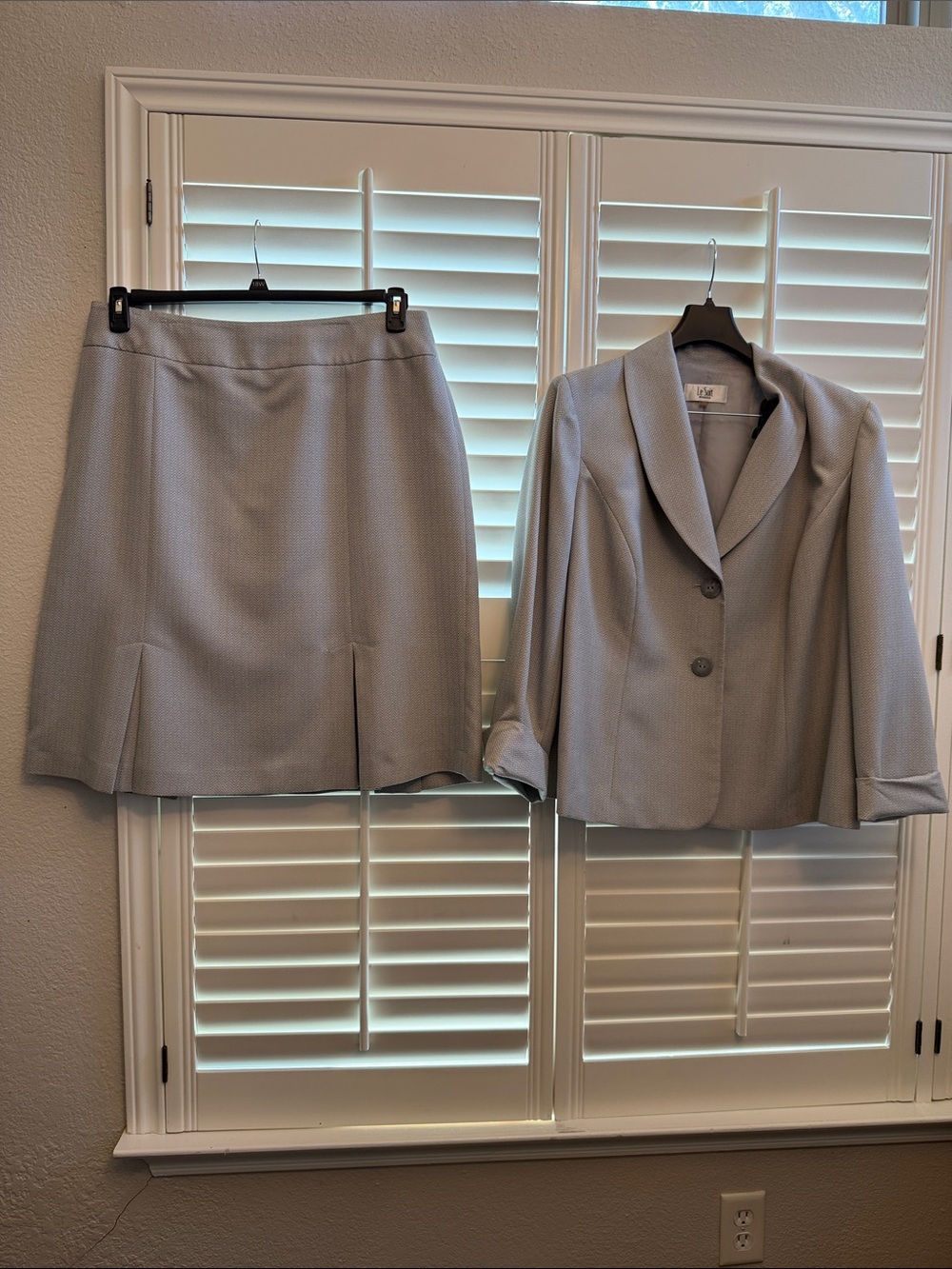 Le Suit Light Gray Two-Piece Skirt Suit